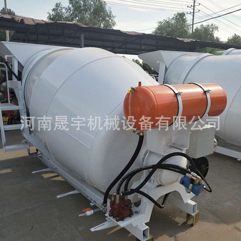 供应小型混凝土搅拌罐车 8方水泥运输搅拌罐报价 履带柴油机驱动