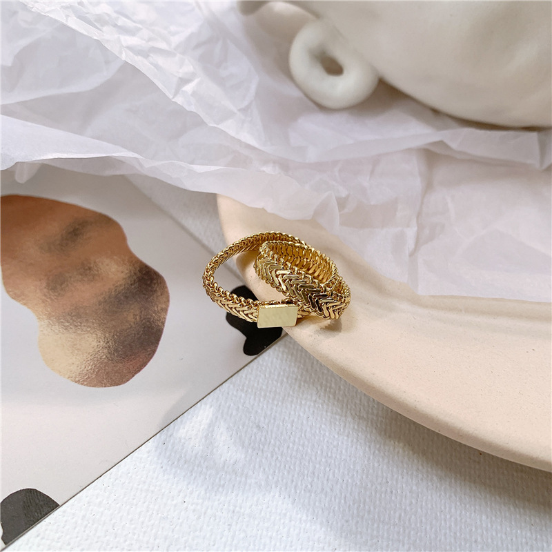 Anillo En Forma De Serpiente Minimalista De Girante Con Doble Cobre display picture 4