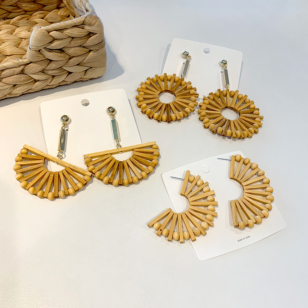 10g Weight 1 Pair Retro Round Sector Wood Women's Earrings