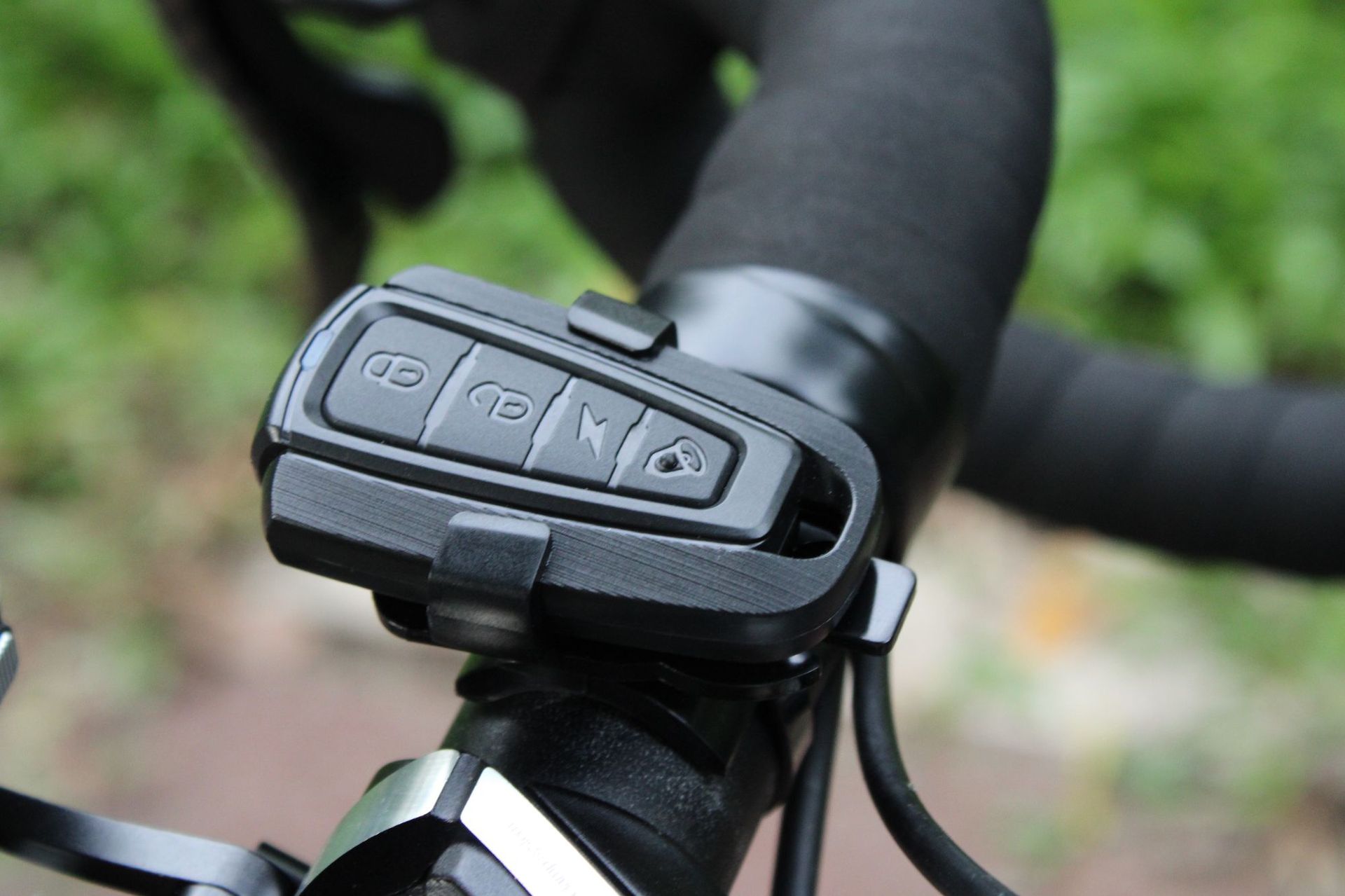 리모콘 (액세서리 브래킷 포함)