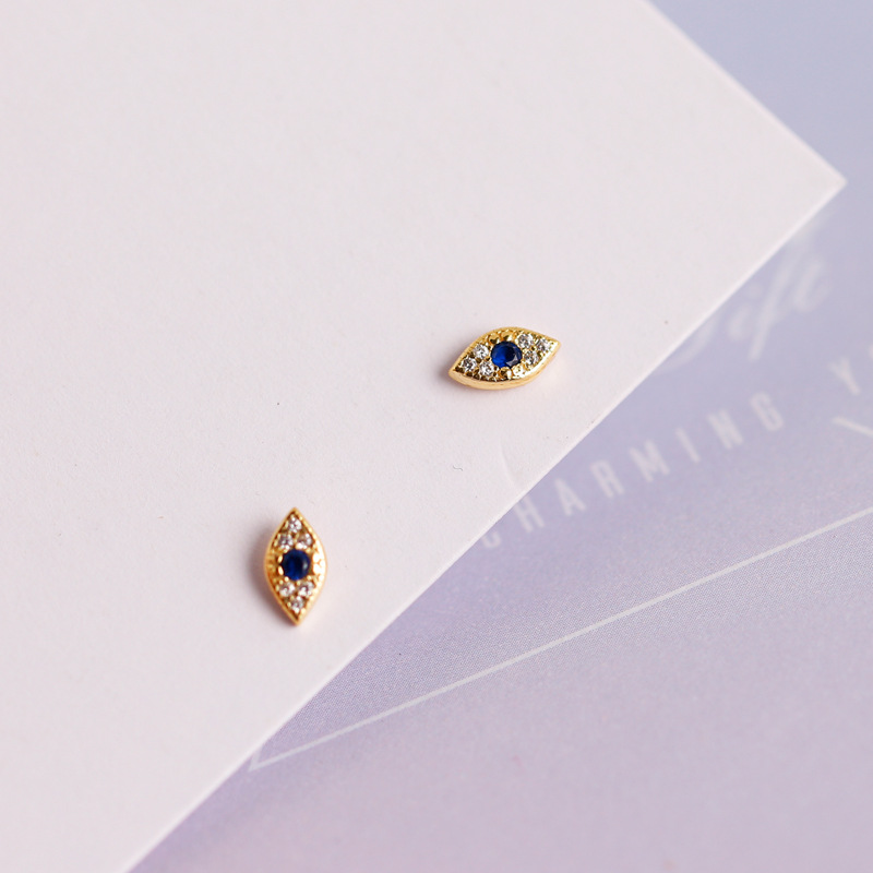 Fashion Eye Sterling Silver Inlay Zircon Ear Studs 1 Pair