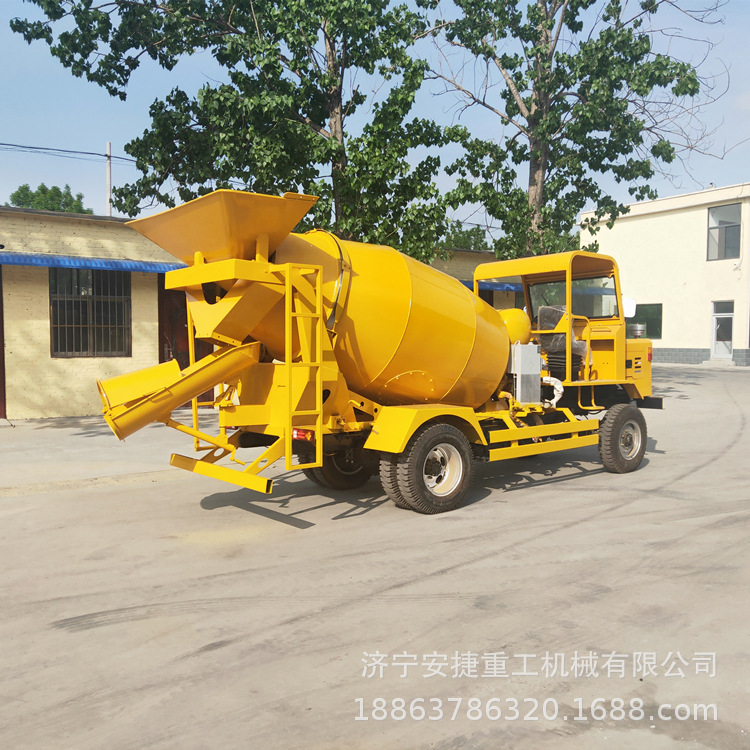 四轮多功能混凝土搅拌车 四轮混凝土送料车 农用四驱混凝土搅拌车