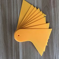 Car film buckle, label, small scraper, glass cleaning tool, mobile phone film scraper, factory direct sales