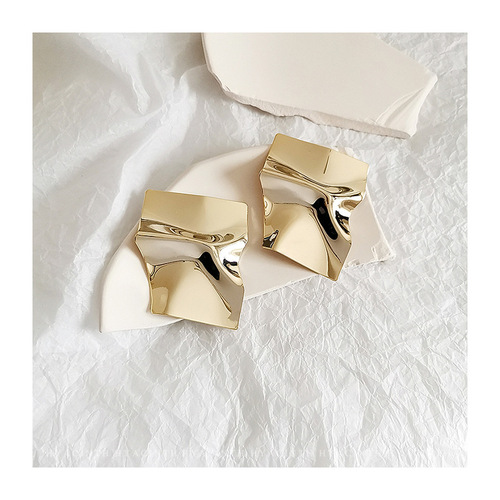 European and American new fashion simple gold-plated pleated earrings personalized exaggerated earrings women's earrings earrings
