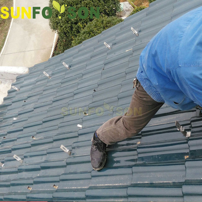 Pitched tile roof solar panel