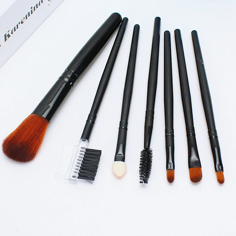 Производитель косметических кистей Yizhi Lotus Beauty Tool Wholesale, набор кистей 7 предметов с пластиковым держателем, комфорт волокно 9045