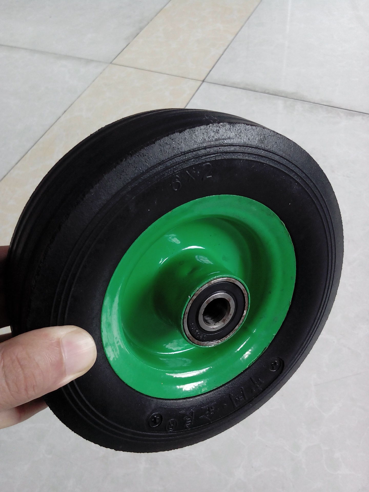 青岛金良品牌轮胎工厂直供12寸实心轮