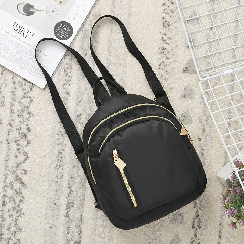 Kleiner Rucksack Aus Einfarbigem Nylontuch display picture 13