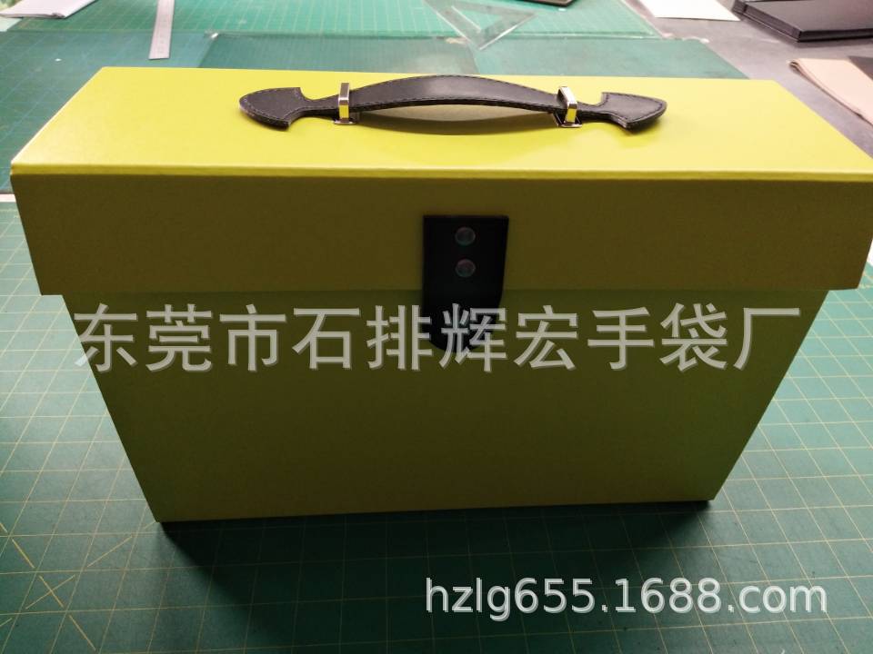 东莞皮带厂生产礼品盒纸盒画册音响木箱PU皮手提带皮手挽带提手带