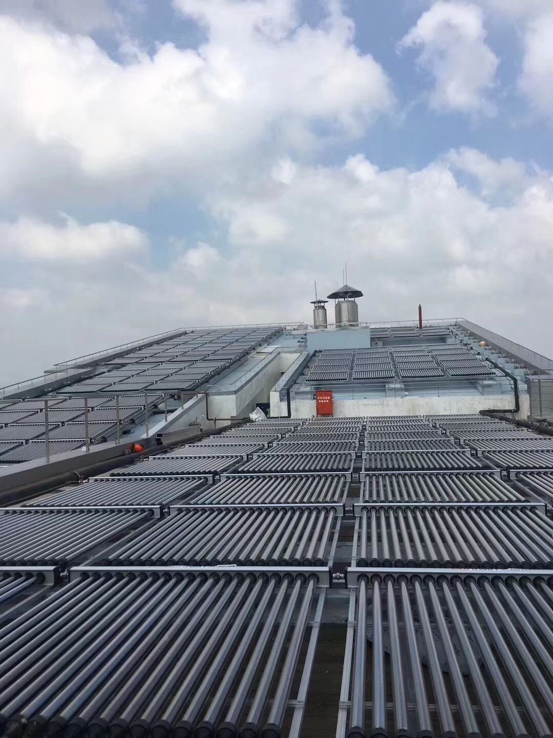 大中小型太阳能真空管批发 平板集热器厂家招商 平板太阳能集热器