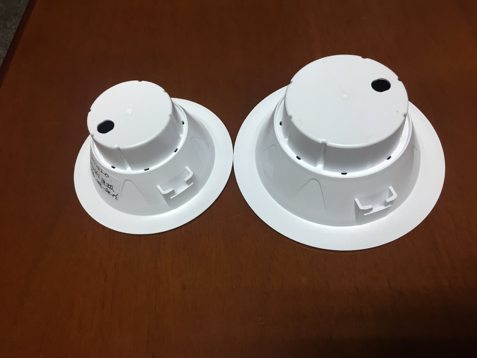 PC阻燃遮光料 PC阻燃遮光LED灯头料 PC LED灯头料 PC遮光灯头料