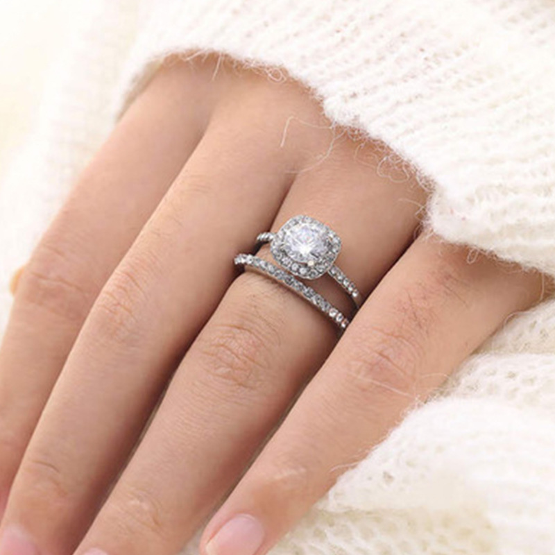 薇妮跨境欧美新款情侣戒指流行时尚四爪锆石套戒订婚奢华女手饰品