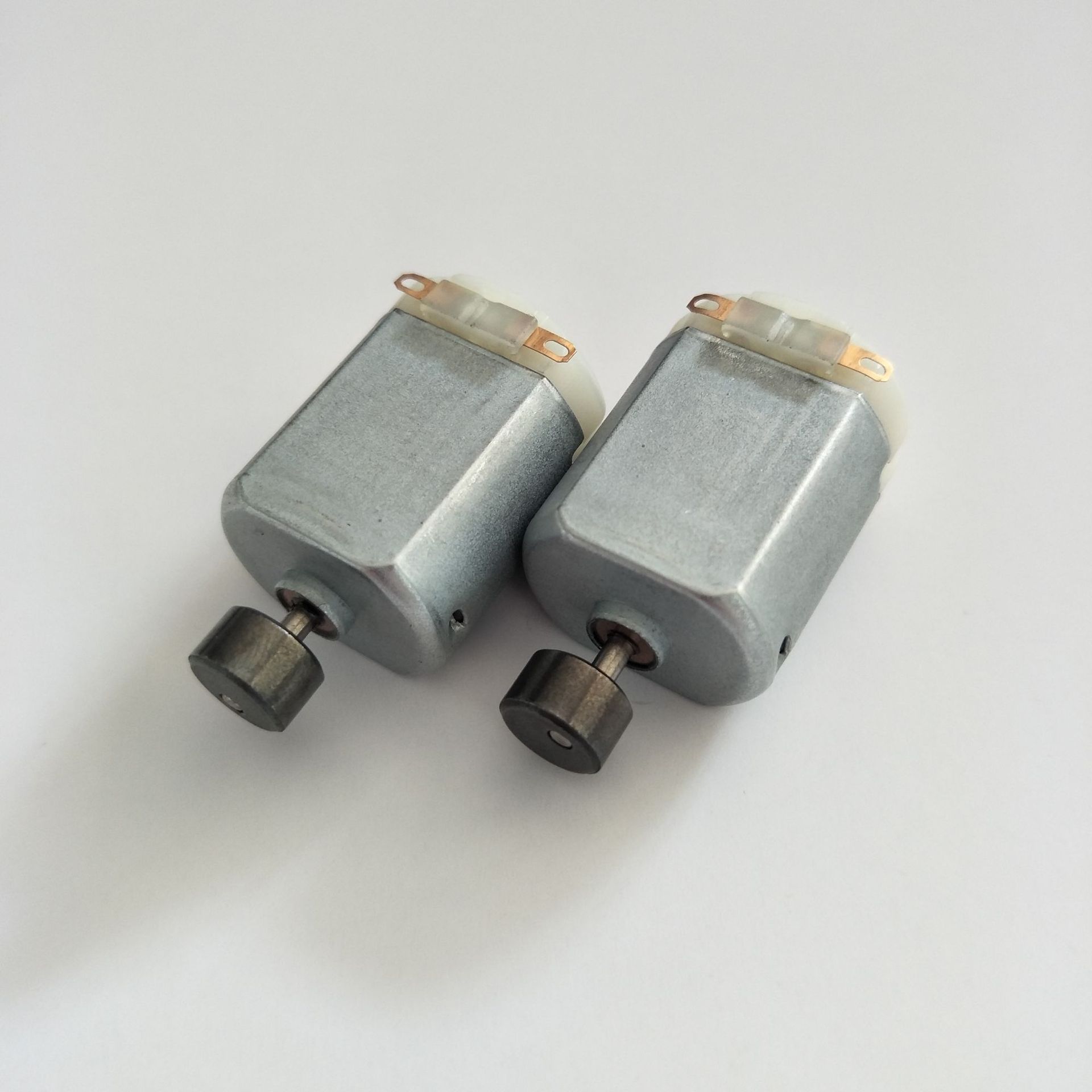 130振动按摩微电机电动牙刷马达 按摩器材偏心轮微型电机小马达