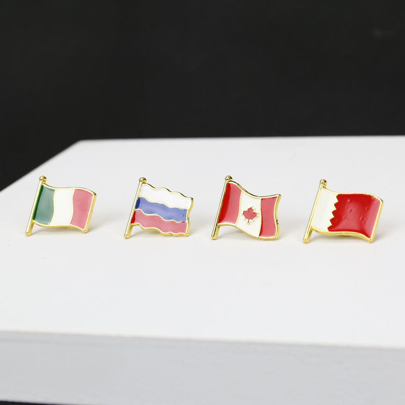 Creative American China Flag Drop Oil Five-star Red Flag Alloy Brooch display picture 3