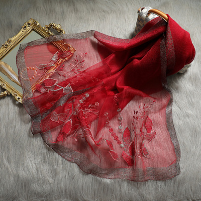 新款水草花真丝羊毛绣花围巾 金丝边丝毛混纺刺绣真丝丝巾批发