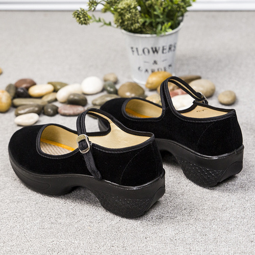 Women's Work Shoes Slip-on Soft Sole Non-slip Leather Shoes for Hotel Work and Dancing, Breathable and Non-slip Black Cloth Shoes