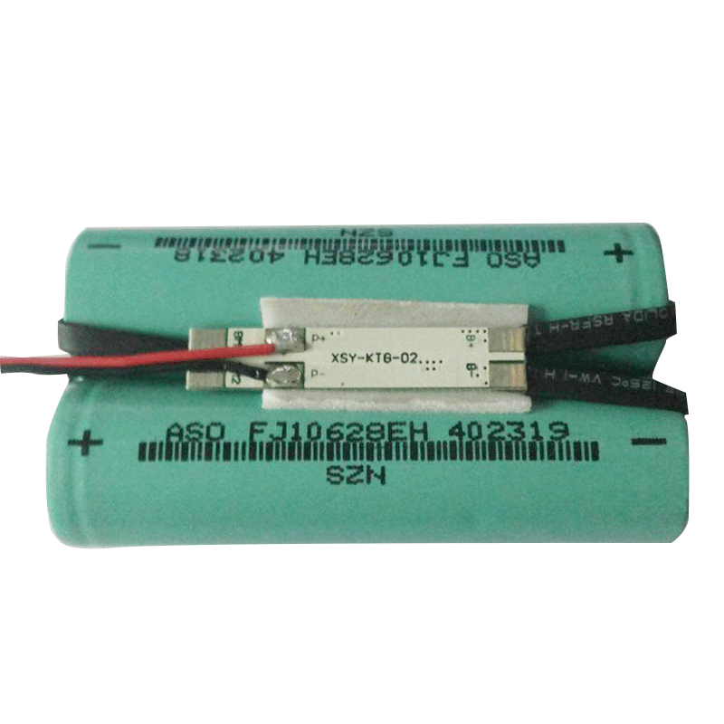 厂家供应18650 7.4V 2200mAh锂电池组手电筒电池照明灯具电池