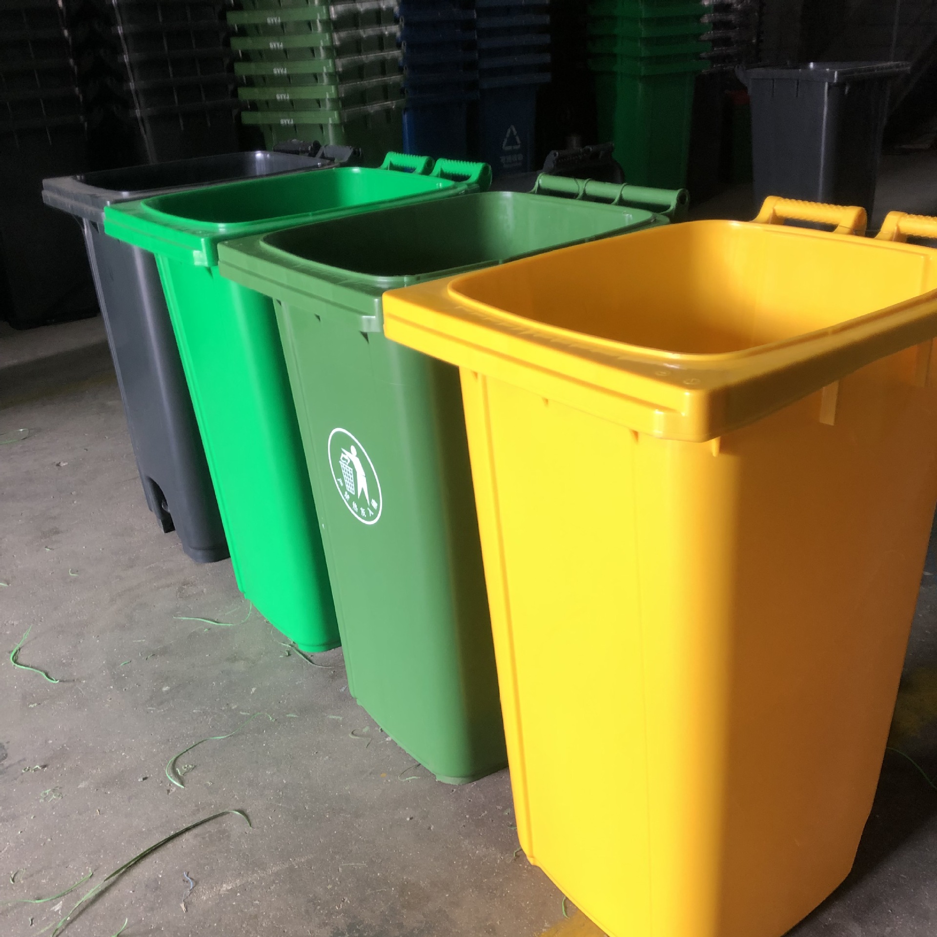 塑料垃圾桶_15l20l30l分类塑料垃圾桶 摇盖厨房 四色分类 - 阿里巴巴