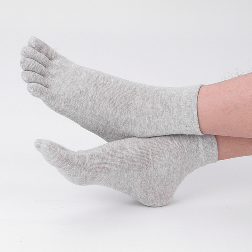 10 pairs of free shipping men's pure cotton medium crew toe socks, breathable four-season autumn and winter toe socks, direct sale from the manufacturer