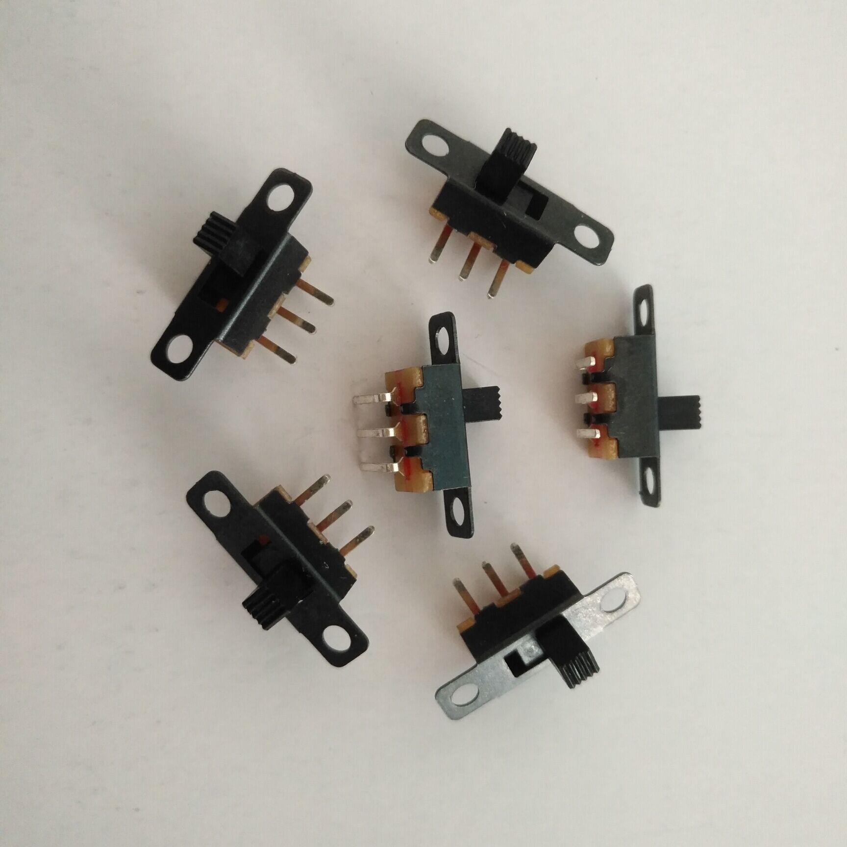 厂家直销SS-12F22(1P2T)拨动开关两档滑动拨码型 玩具产品使用