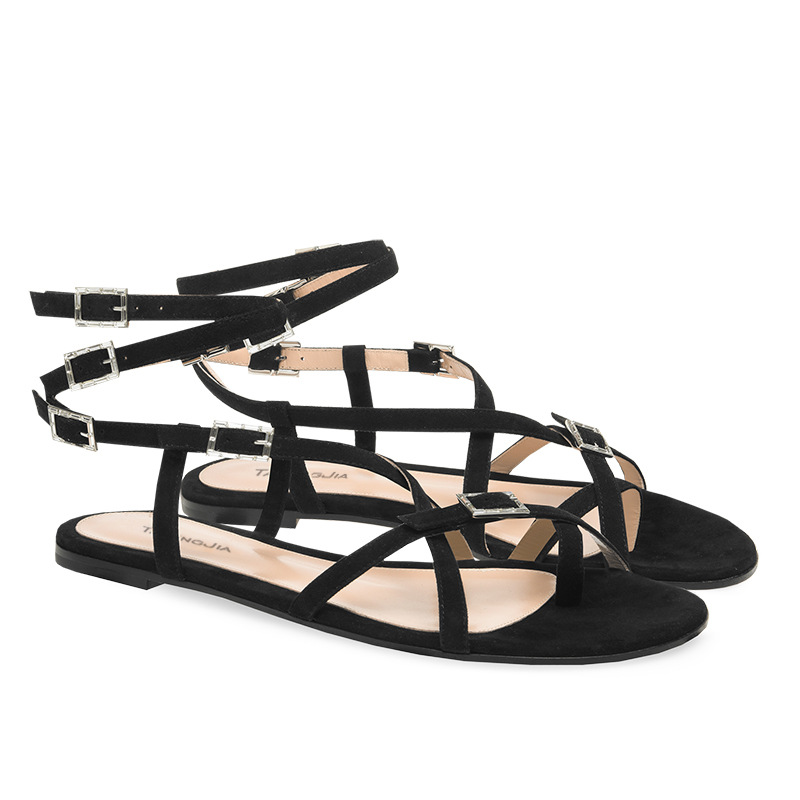 black flat sandals (2).jpg