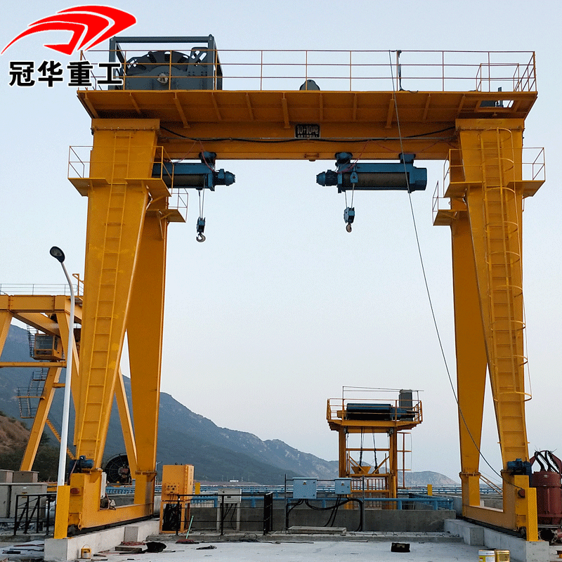 现场安装10吨MH型电动葫芦门式起重机 MHE10t+10t下水60米龙门吊