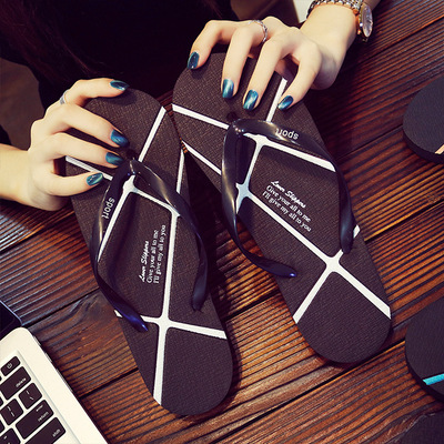 Manufactor Direct selling summer personality flip flops lovers new pattern fashion Trend Durable Beach shoes student sandals