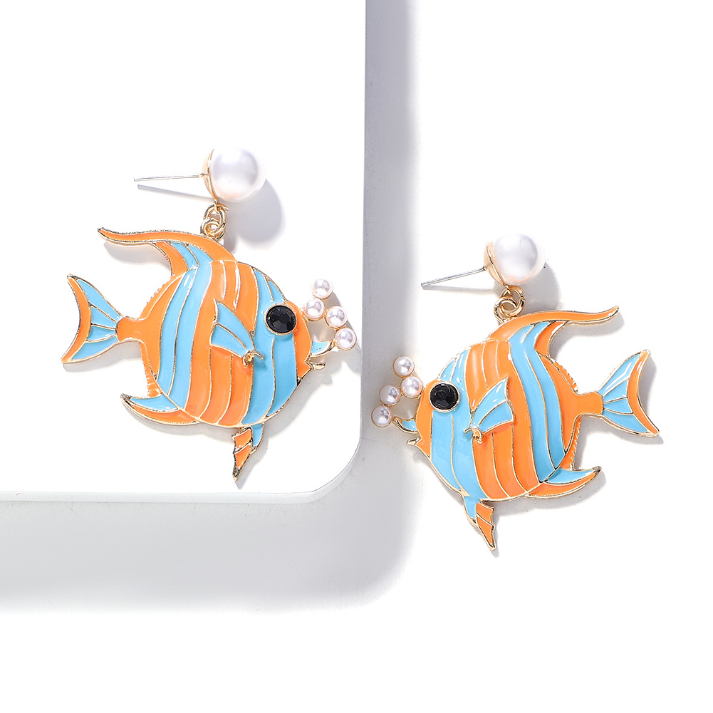 Marine Série Alliage De Baisse De Perle D'huile Poissons Boucles D'oreilles Mode Rue Tir Même Style Boucles D'oreilles Creative Boucles D'oreilles Accessoires Lot Mixte display picture 5