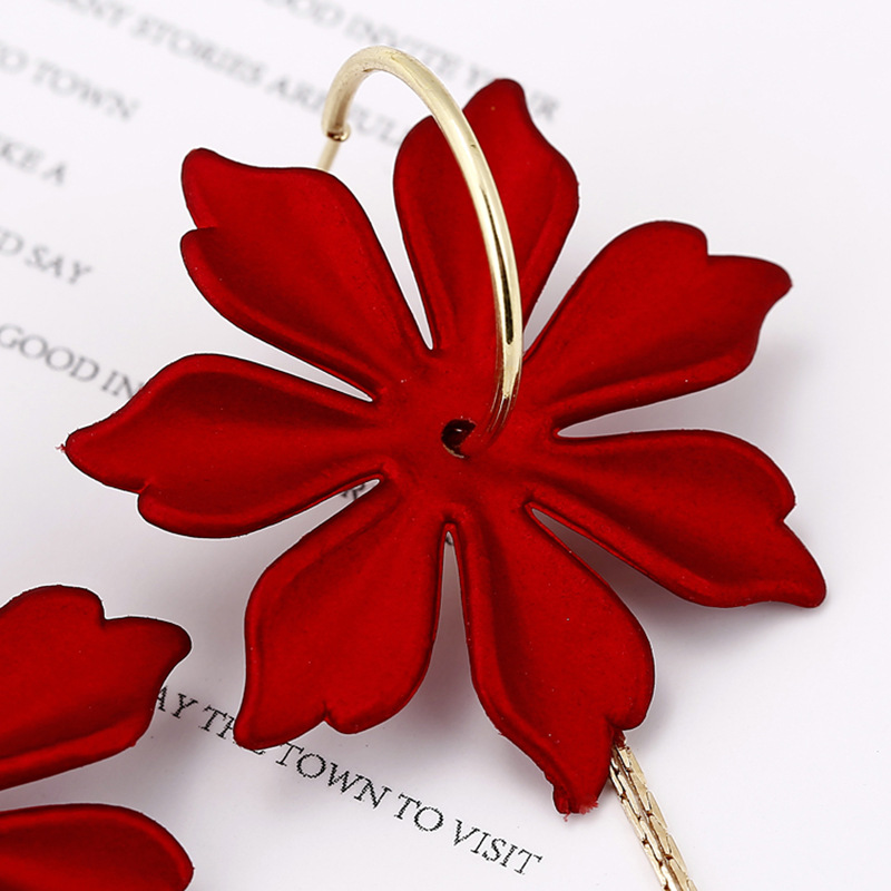 Korean Red Flower Tassel Earrings Exaggerated Simple Long Super Fairy Earrings Wholesale Nihaojewelry display picture 3