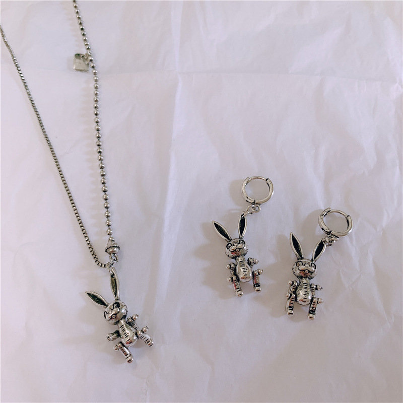 Rabbit Made Old Dark Wind Cute Animal Asymmetrical Cool Design Chain Necklace display picture 5