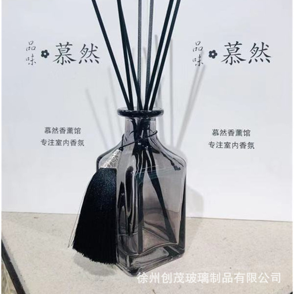 Wholesale color bayonet tall tall glass aromatherapy bottle fruit…