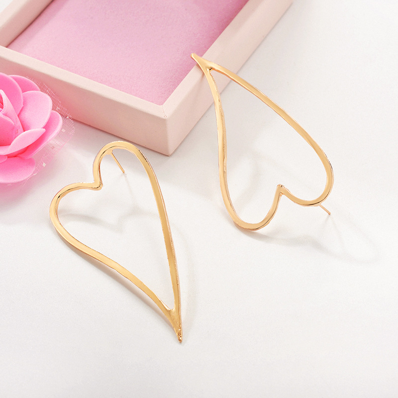 Korean Simple Heart-shape Earrings Set display picture 5