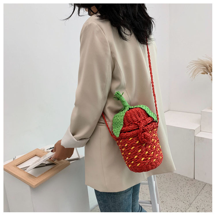 Women's Small Leather Fashion Straw Bag Shoulder Bag display picture 18