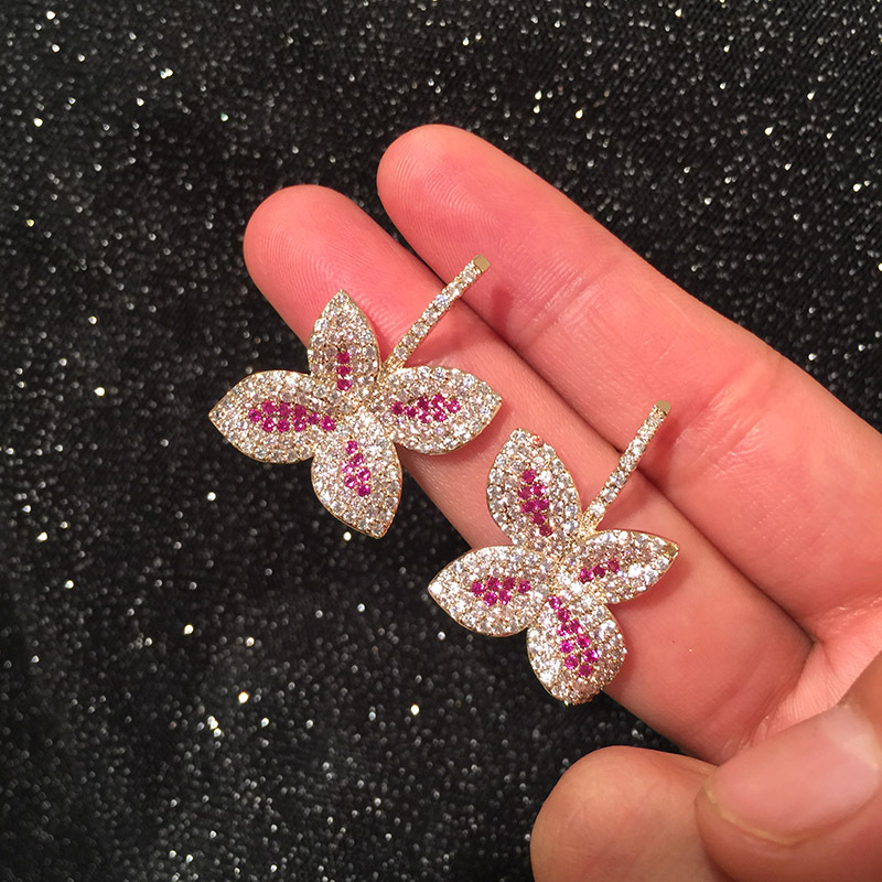 Fashion Luxury Leaf Earrings Gold Micro-inlaid Zircon Gas Earrings Simple Bride Earrings Jewelry display picture 1