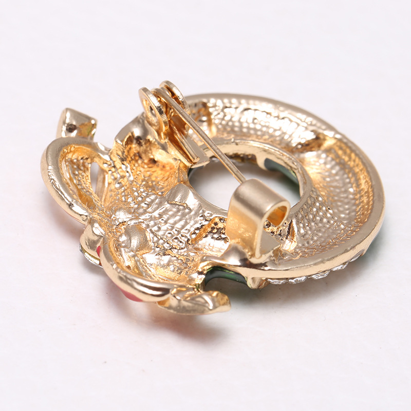 30g Weight Brooches Classification Daily Occasion Alloy Material Christmas Festival Human Pattern Women'S Gender Water Drop Design Fashion Style Fashion Pin Human Alloy Water Drop Women'S Brooches 15