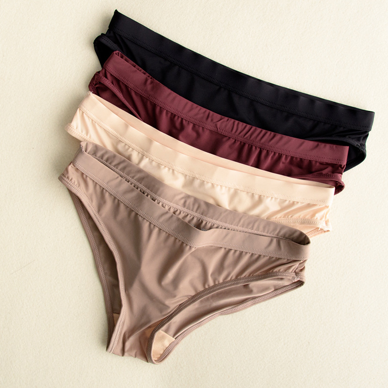 Large breasts show small size, no chest cushion, ice silk French sexy lingerie set, underwear for women_voghion.com