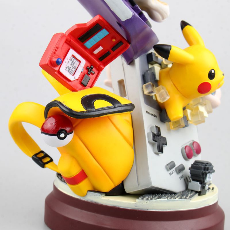 Pikachu and Charizard Figure