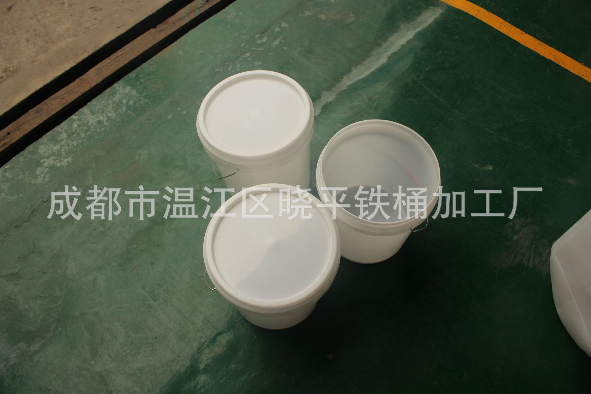 15公斤塑料桶  圆形压盖桶  扣盖桶厂家 塑料桶厂家  豆瓣桶价格