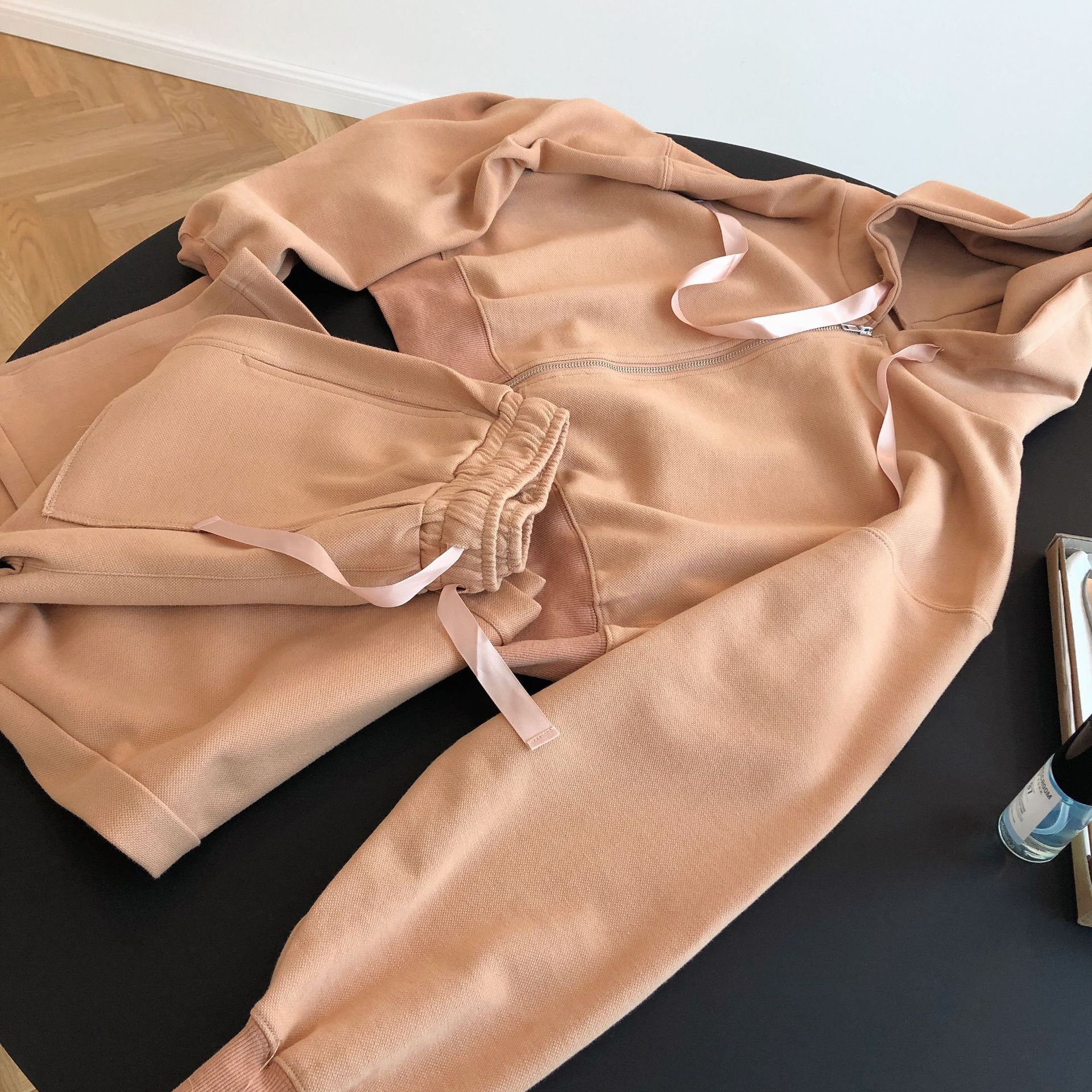 00106CE9-6AD7-4D78-883F-748435