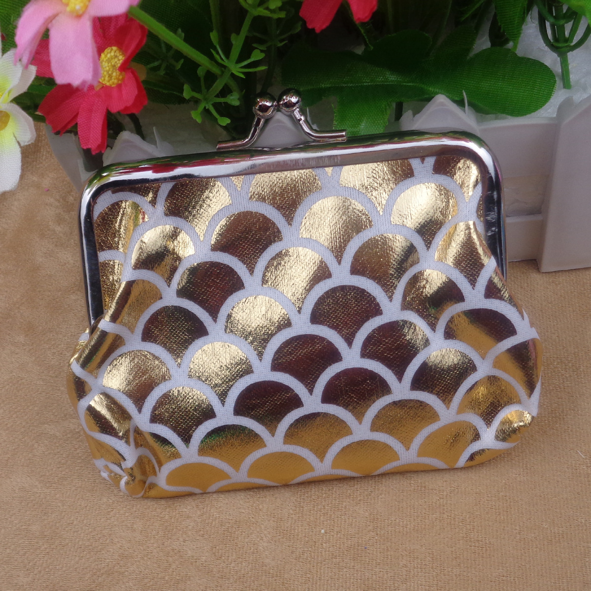 52g Weight Clasp Frame Closure Type Coin Purse Bags Type Casual, Daily Occasion PVC Material Fish Scales Pattern All Seasons Season Women's Gender Casual Style Shell Shape Women's Fish Scales PVC Clasp Frame Coin Purses 4