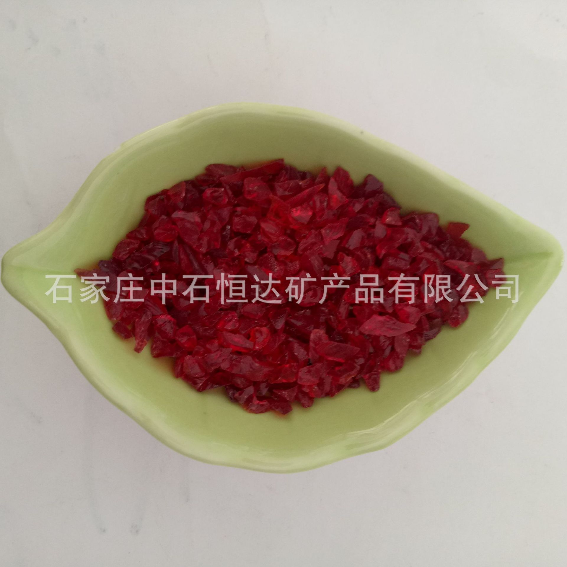 不规则红色玻璃砂  工业品用彩色玻璃块浸水颜色不变