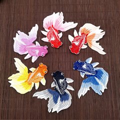 廠家直銷彩色鯉魚刺繡布貼卡通金魚動物可愛裝飾貼輔料燙貼補丁貼