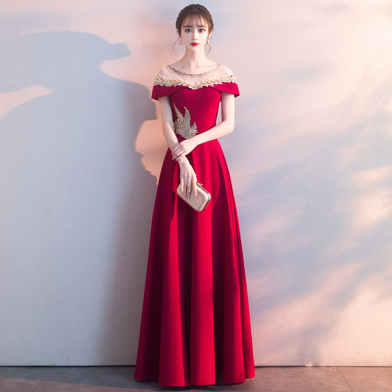 Bridal Toast Dress, Off-Shoulder, 2026, Elegant and Modern, Long Wedding Dress, Slimming, Red, Homecoming Evening Gown