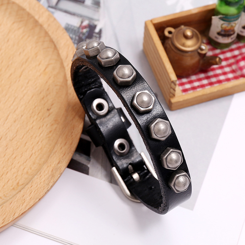 New  Retro  Versatile  Cowhide Bracelet Wholesale Nihaojewelry display picture 6