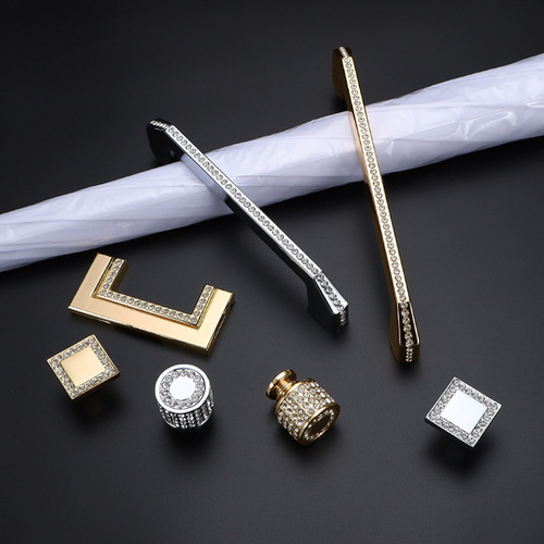 Light luxury-style wardrobe door solid gold handle, simple European-style crystal drawer with rhinestone accents, modern silver metal handle—high-end.