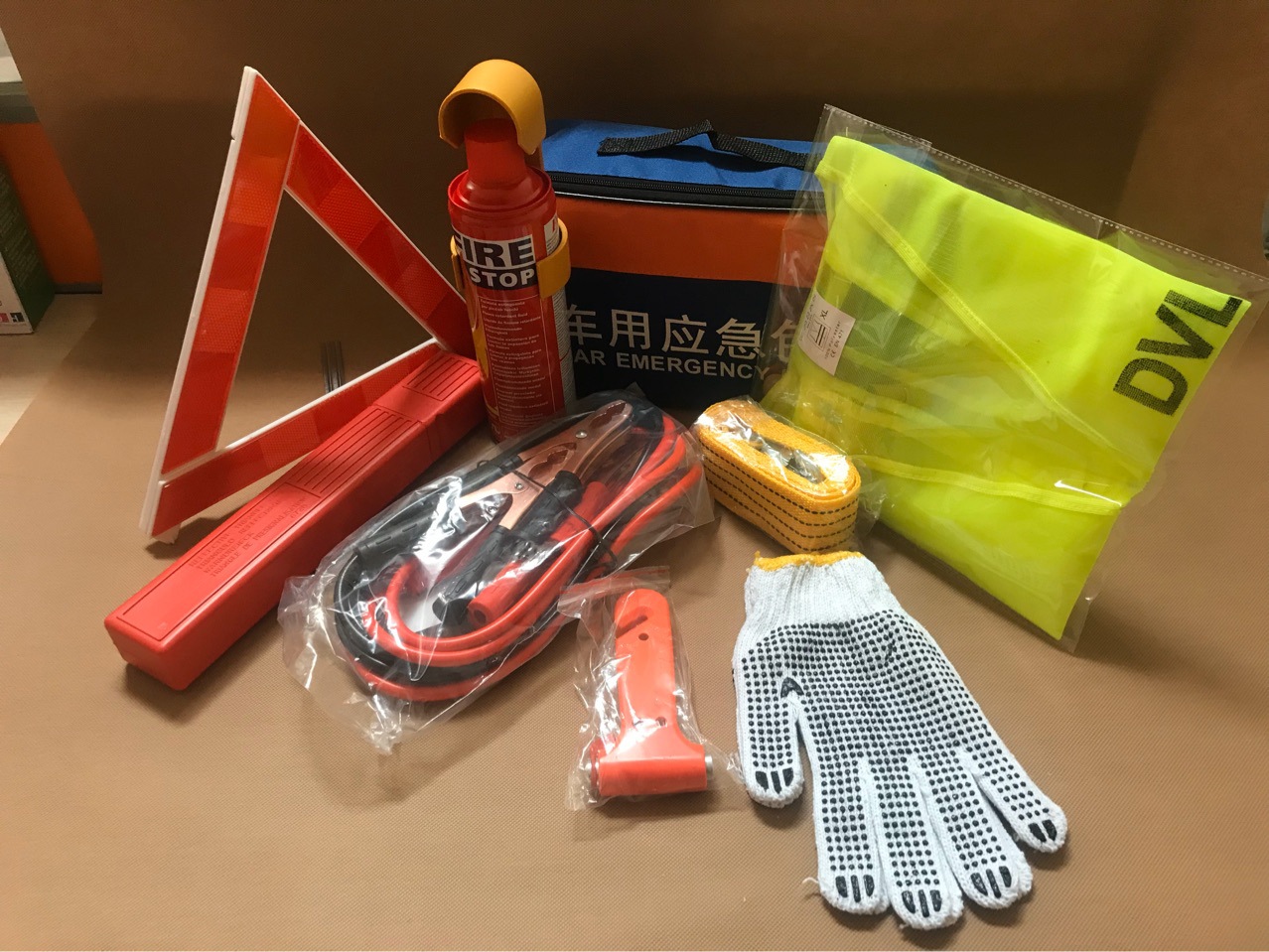 Car tool kit car emergency kit car rescue kit emergency tool set fire extinguisher annual inspection gift insurance