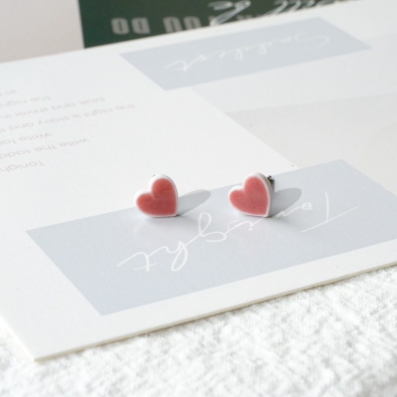 Simple Style Heart Shape Stainless Steel Ceramics Women's Ear Studs 1 Set display picture 8