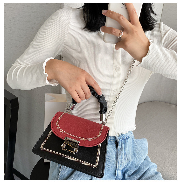 New Simple Trendy Fashion Messenger Bag display picture 12