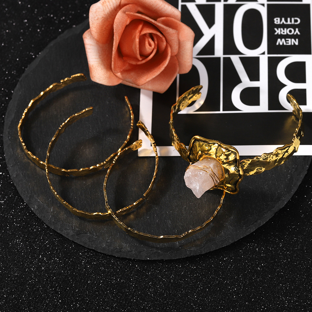 Korean New Alloy Flower Shaped Gemstone Open Bracelet Wholesale display picture 10