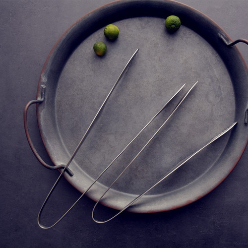 Stainless steel barbecue tongs, household extended food tongs, bread tongs, high temperature resistant kitchen fried steak tongs, side dish tongs